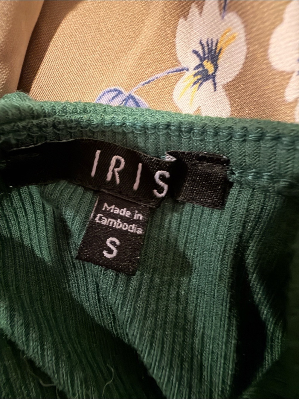 Green Button-Front romper - Picture 3 of 3